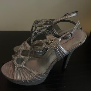 Adrianna Papell Boutique Sparkly Grey Heels